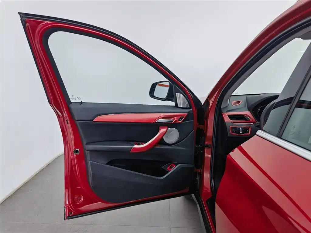 BMW X1 2019 sDrive20Li Leading Model фото 8