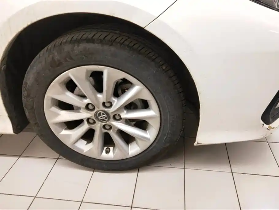 Toyota Corolla 2021 Hybrid 1.8L E-CVT Elite Edition фото 6