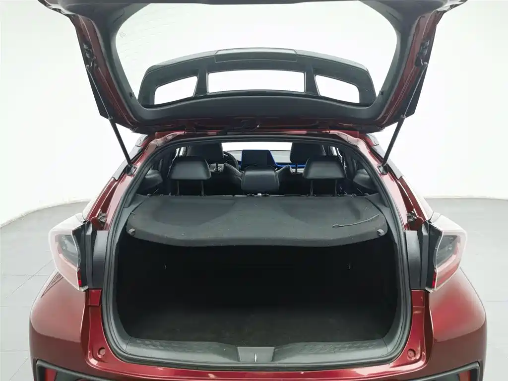 Toyota IZOA 2020 2.0L Yi Chi Edition фото 16