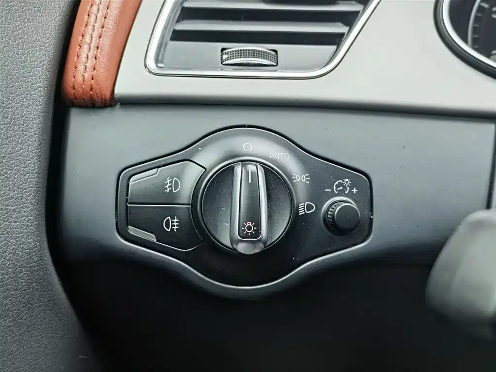 Audi A4L 2013 35 TFSI Automatic Standard фото 21