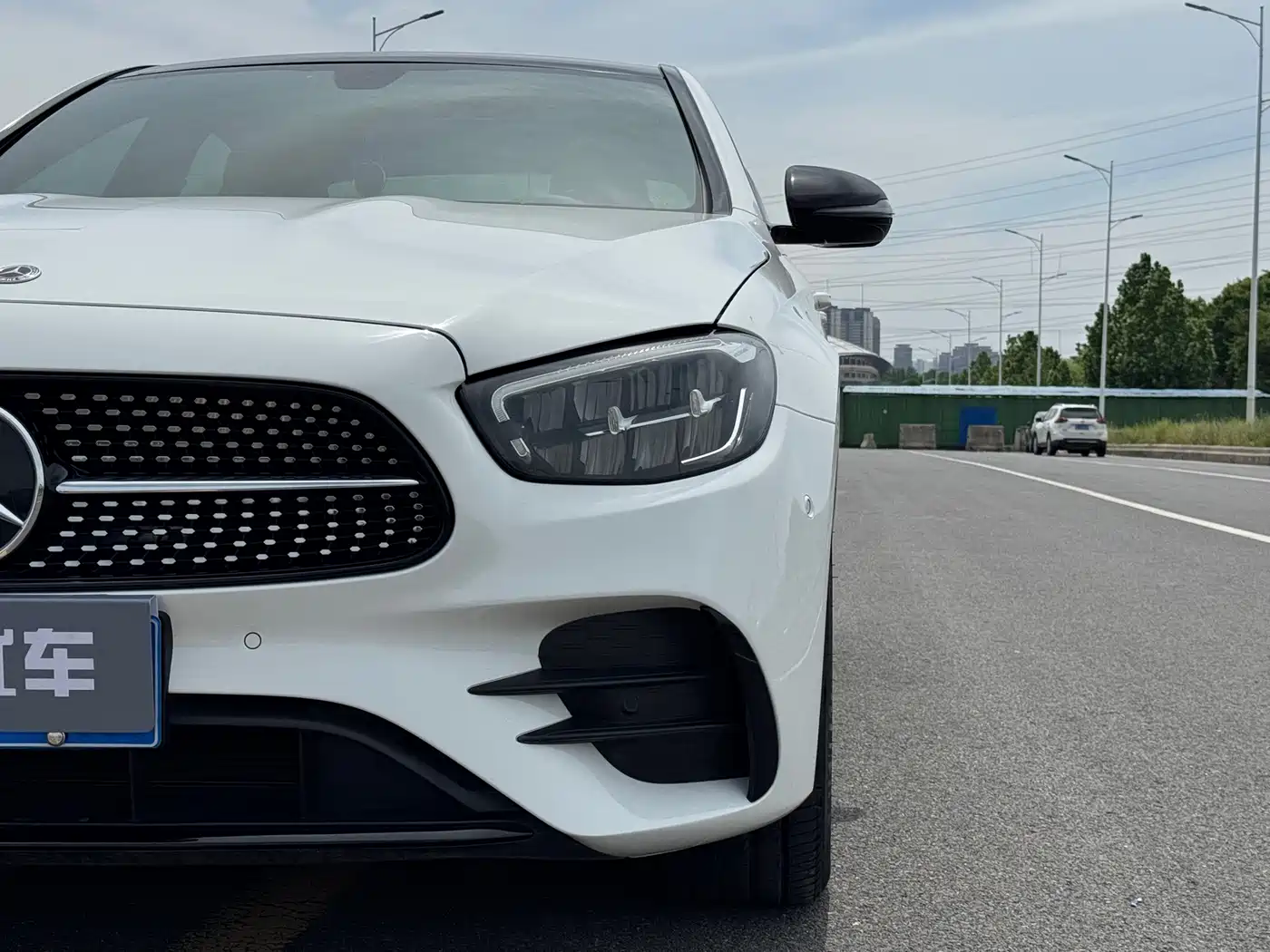 MERCEDES-BENZ E-CLASS (IMPORTED)