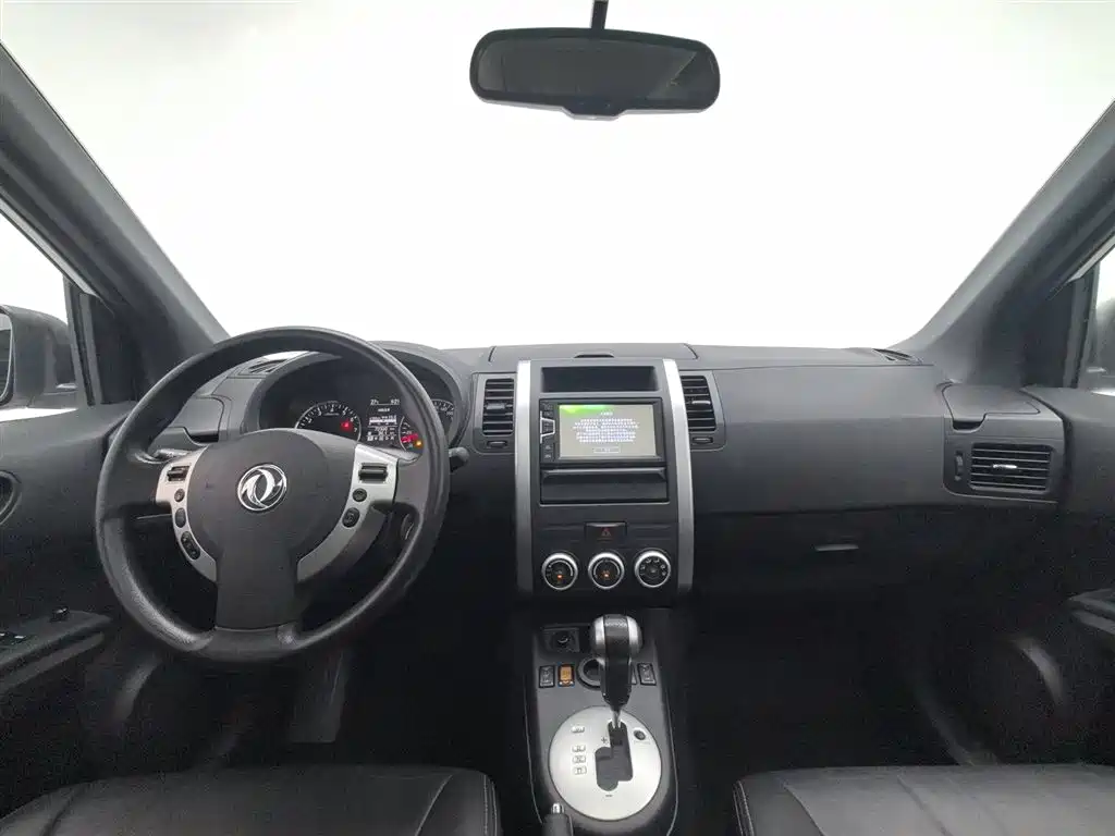 Dongfeng Fengdu MX6 2015 2015 2.0L CVT 2WD Dream Edition