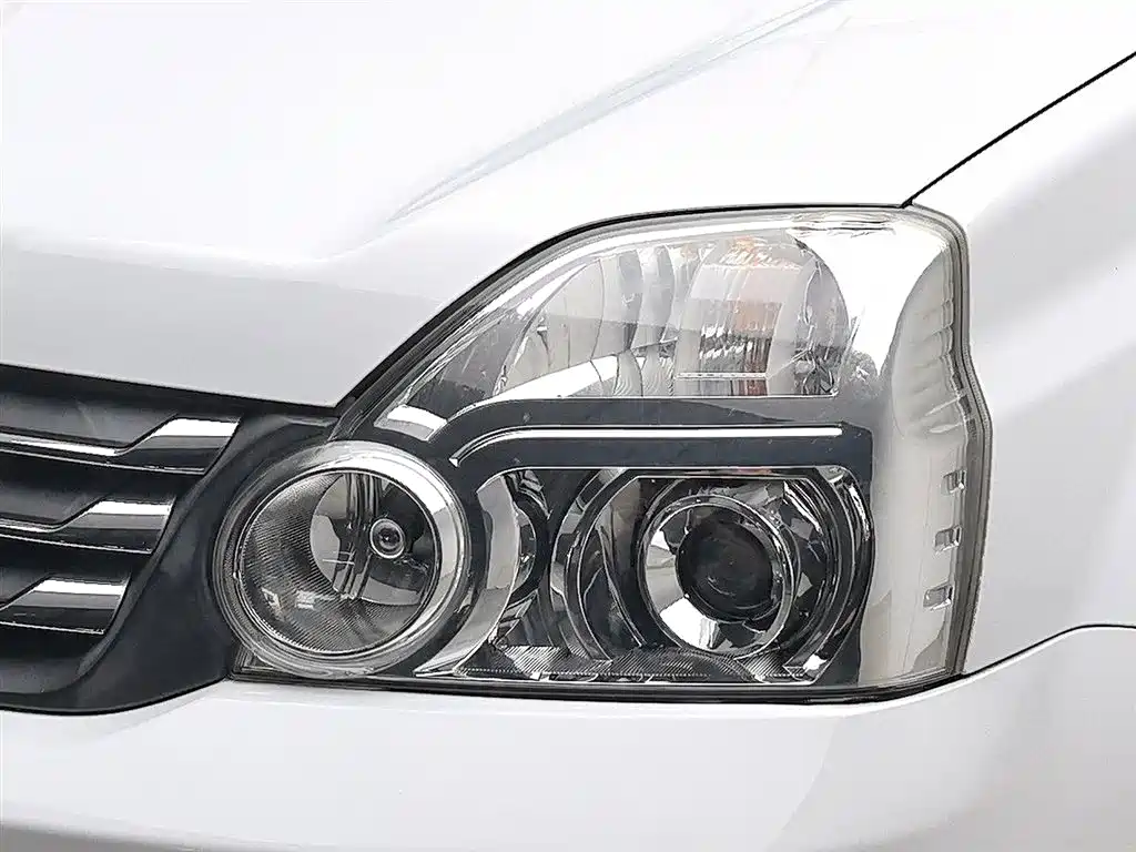 Dongfeng Fengdu MX6 2015 2015 2.0L CVT 2WD Dream Edition