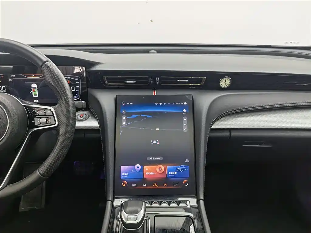 Hongqi H5 2023 2.0T Auto Smart Connect Flag Enjoy фото 12