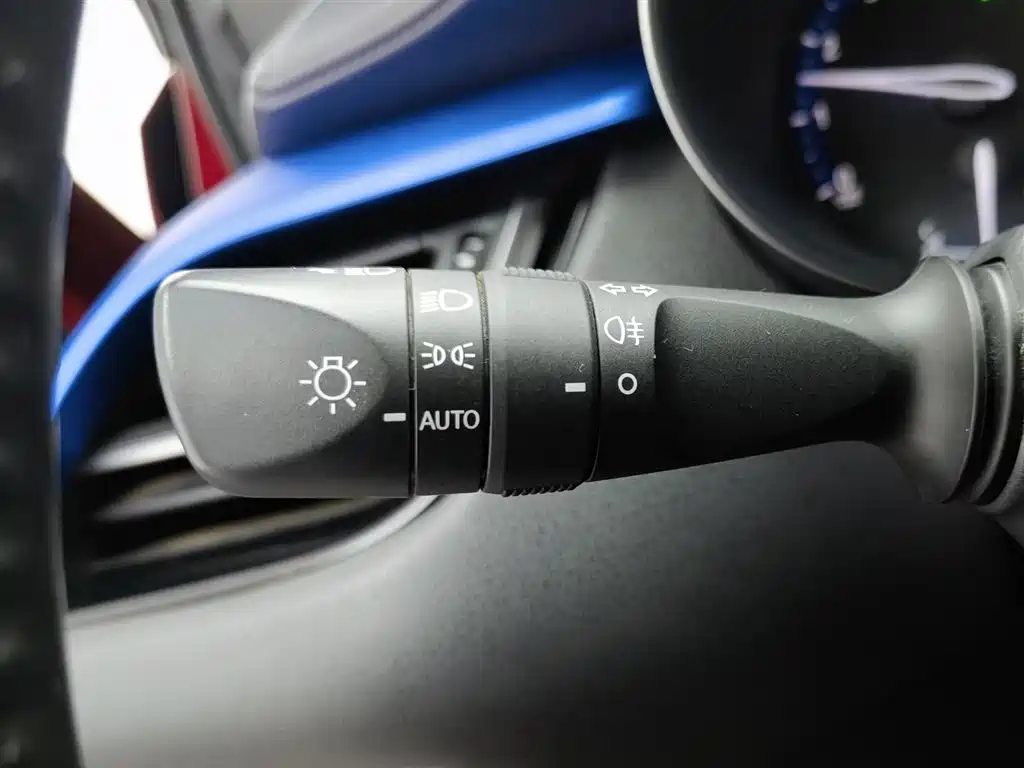 Toyota IZOA 2020 2.0L Yi Chi Edition фото 21