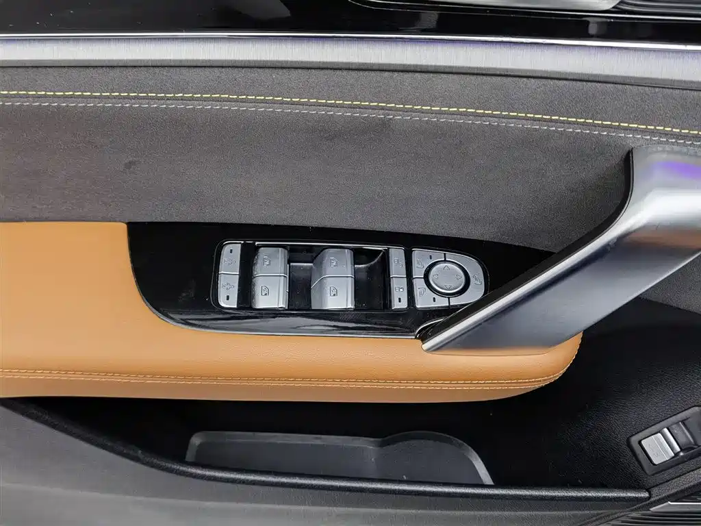BYD Tang New Energy 2023 Model DM-i Champion Edition 112KM Premium фото 9