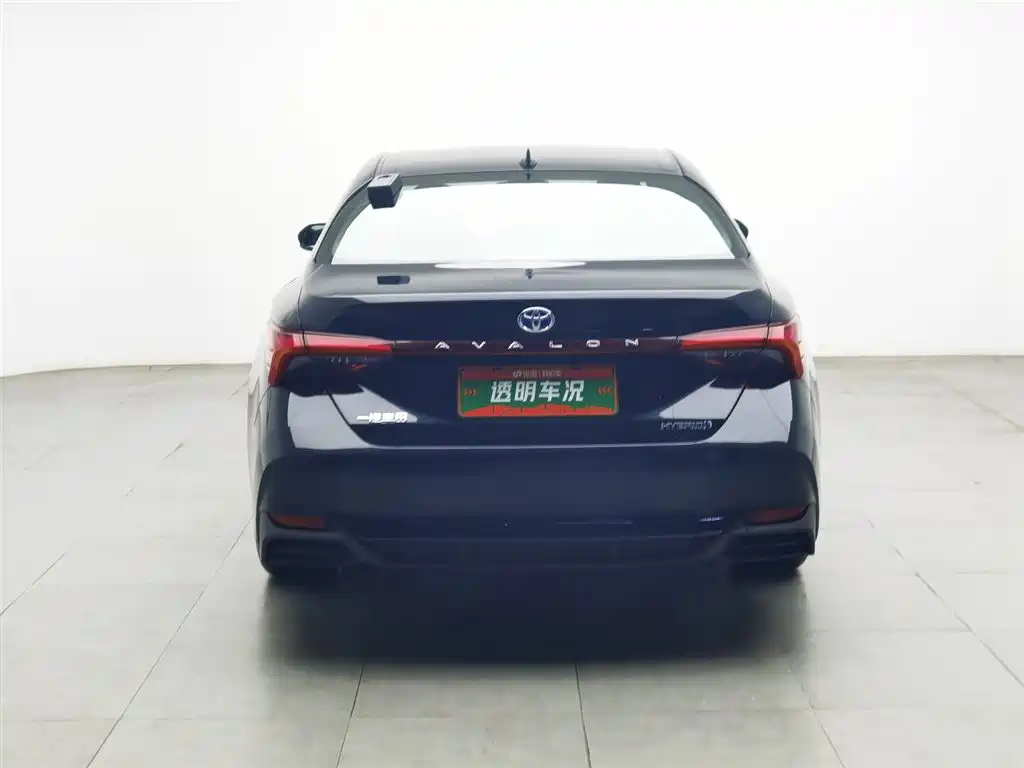 Toyota Avalon 2023 Hybrid 2.5L Luxury Edition фото 4