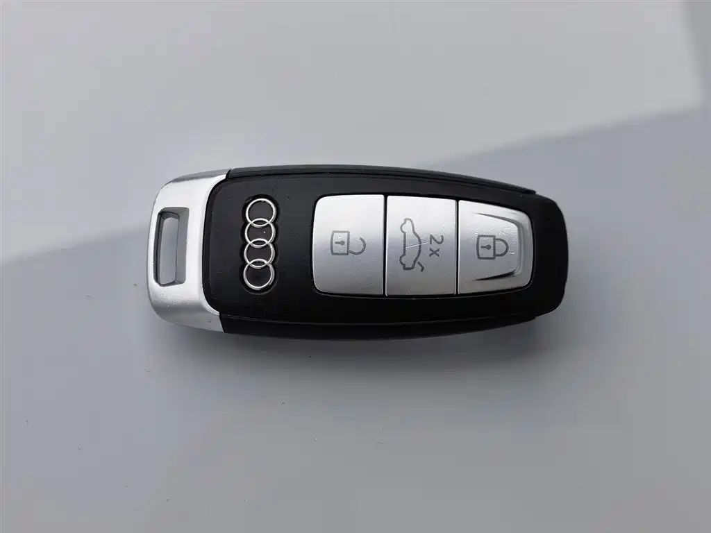 Audi A7L 2024 45TFSI S-line Dream Edition Crystal Package фото 19