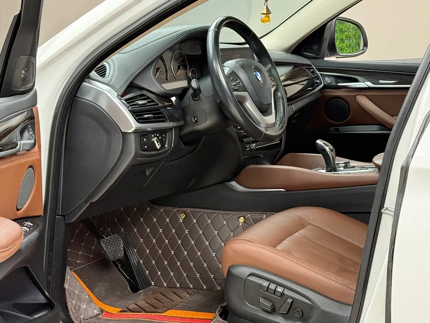 BMW X6 2015 xDrive35i Luxury Model фото 5