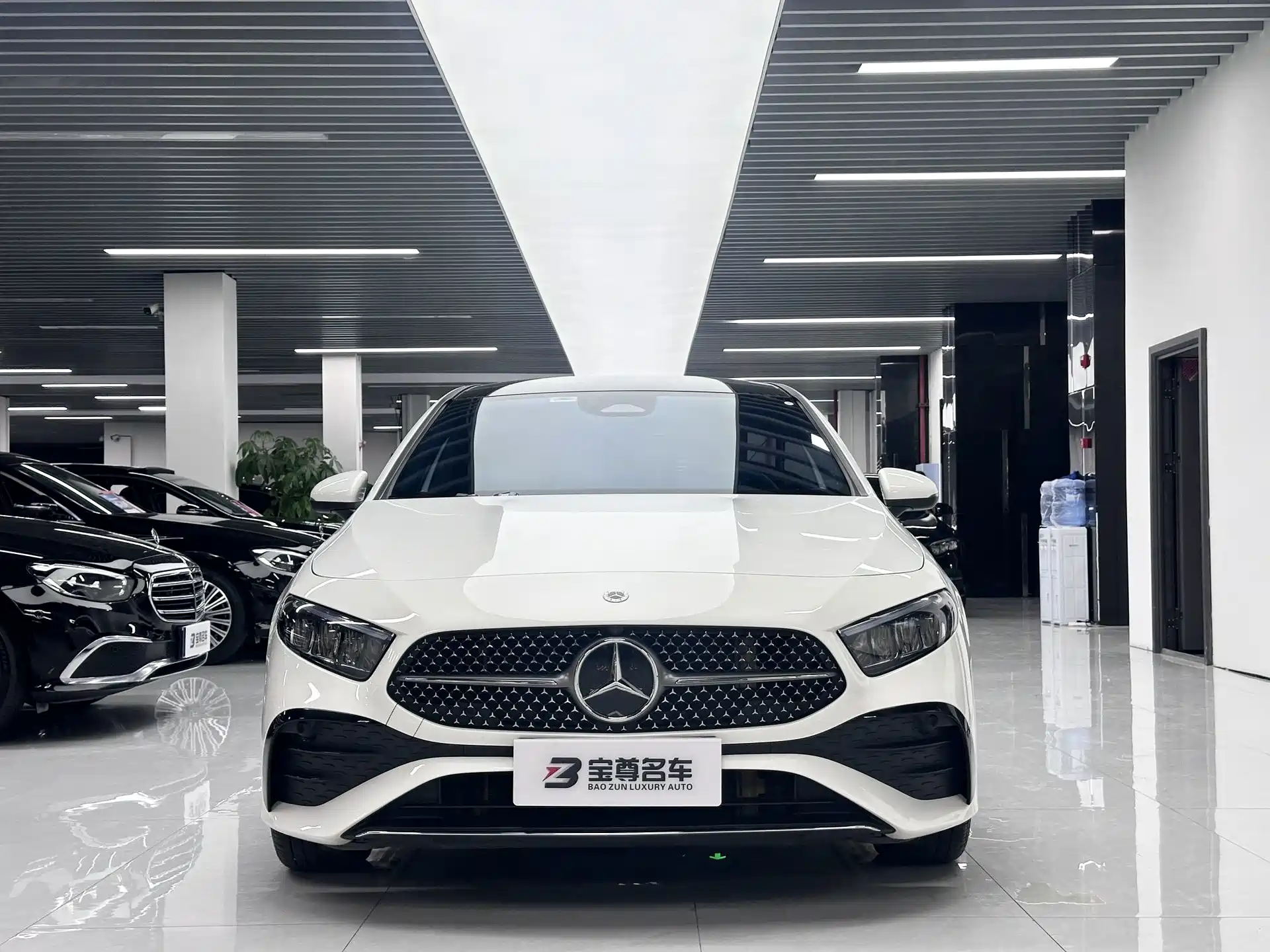 صورة 2 - Mercedes-Benz A-Class