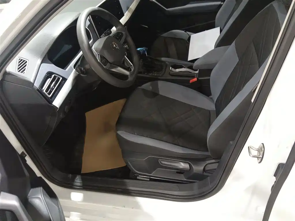 Volkswagen Lavida 2024 Model 1.5L Automatic Delight Edition фото 8