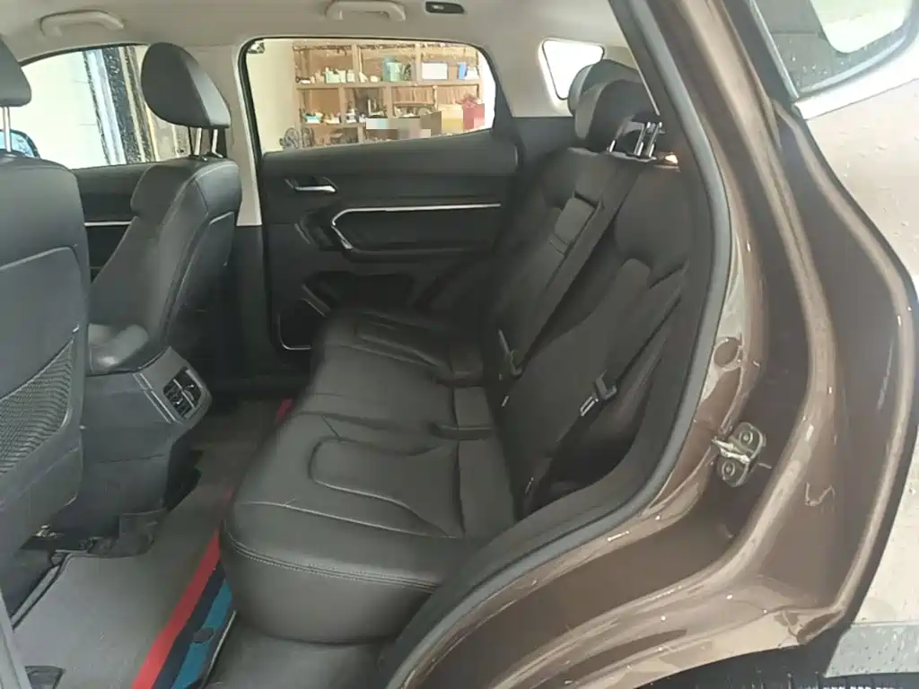 Photo 17 - Haval H6