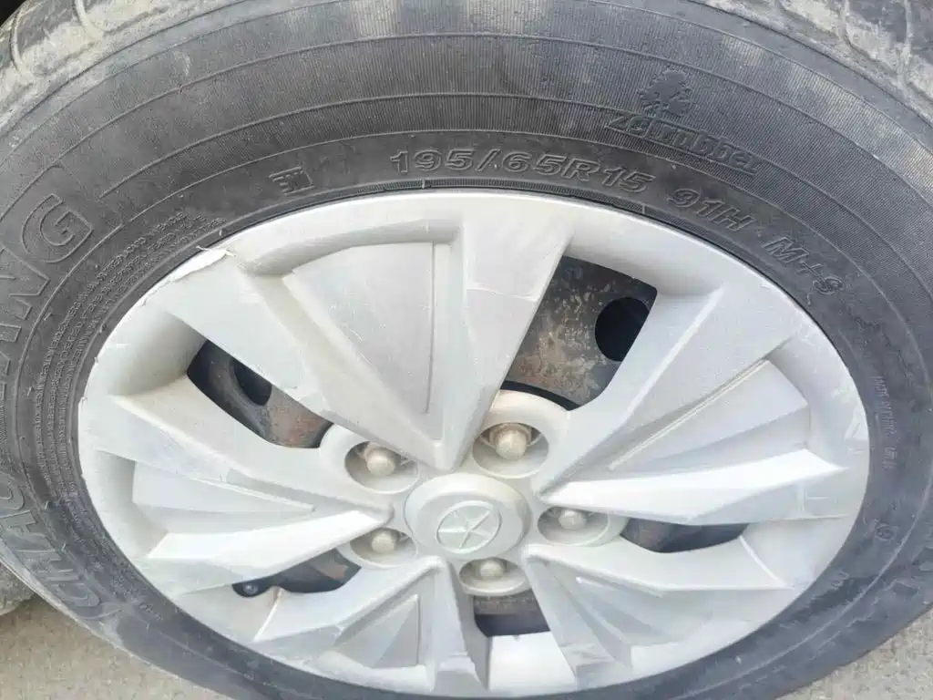 Фото 7 - JAC Refine M3