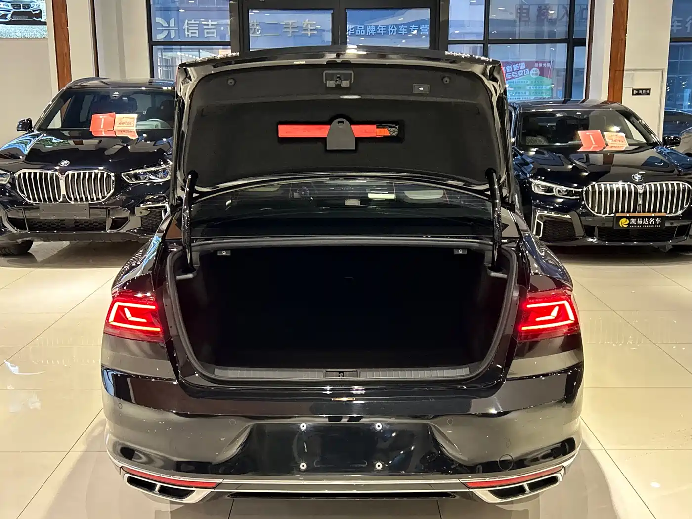Volkswagen Magotan 2023 Model 2 Million Commemorative Edition 330TSI DSG Luxury фото 29
