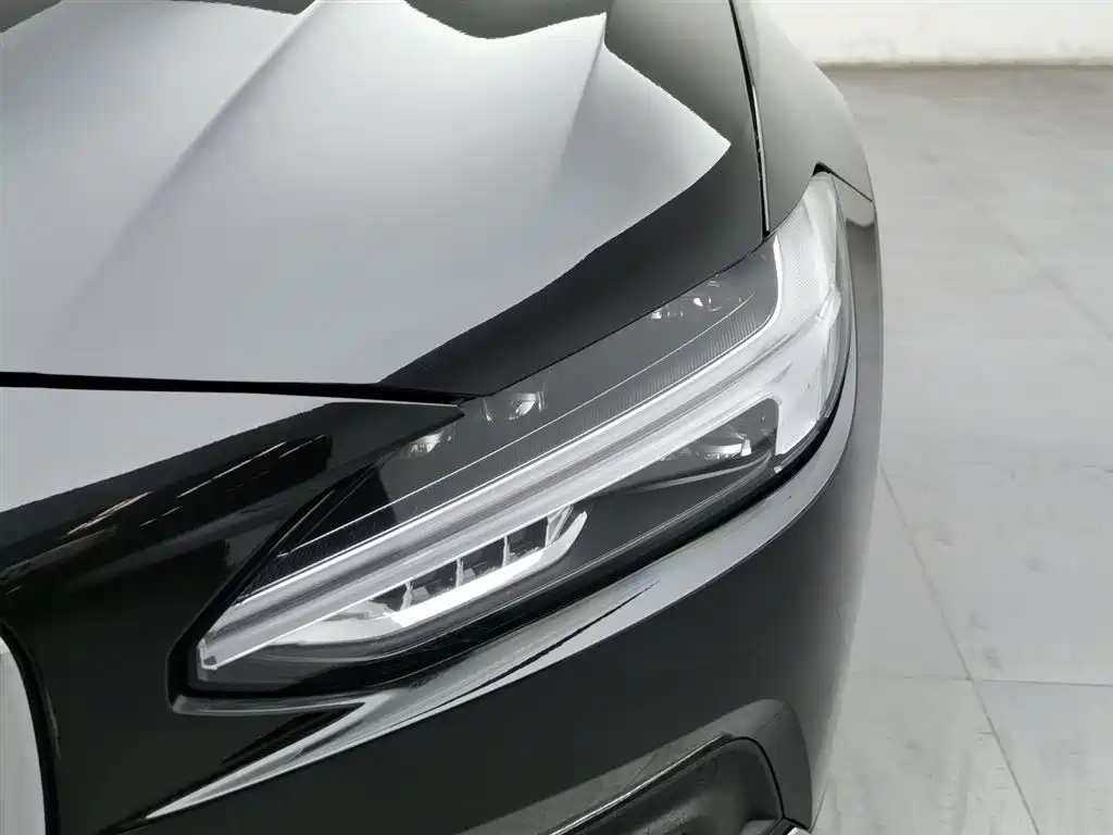 Volvo S90 2021 Model B5 Inscription Luxury Edition фото 7