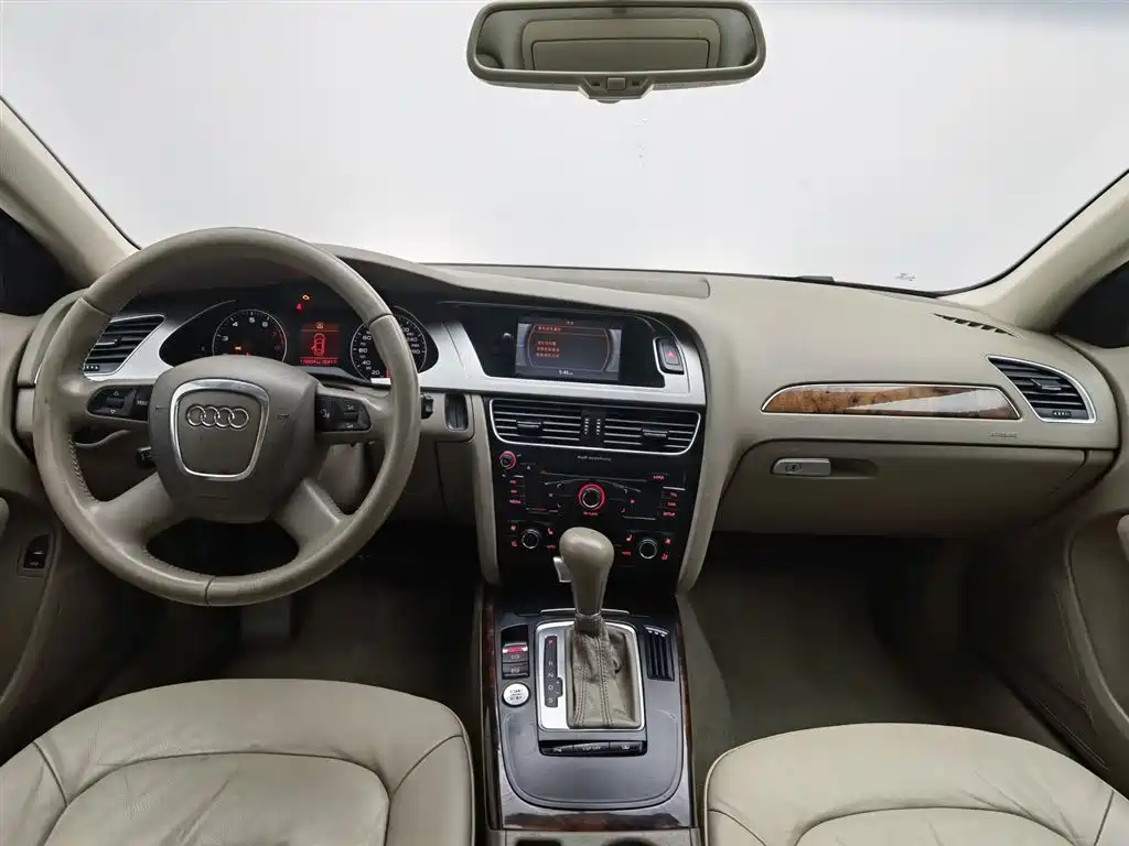Audi A4L 2009 2.0 TFSI Technology фото 11