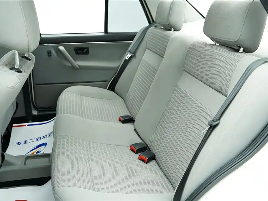 Volkswagen Jetta 2010 1.6L Partner фото 15