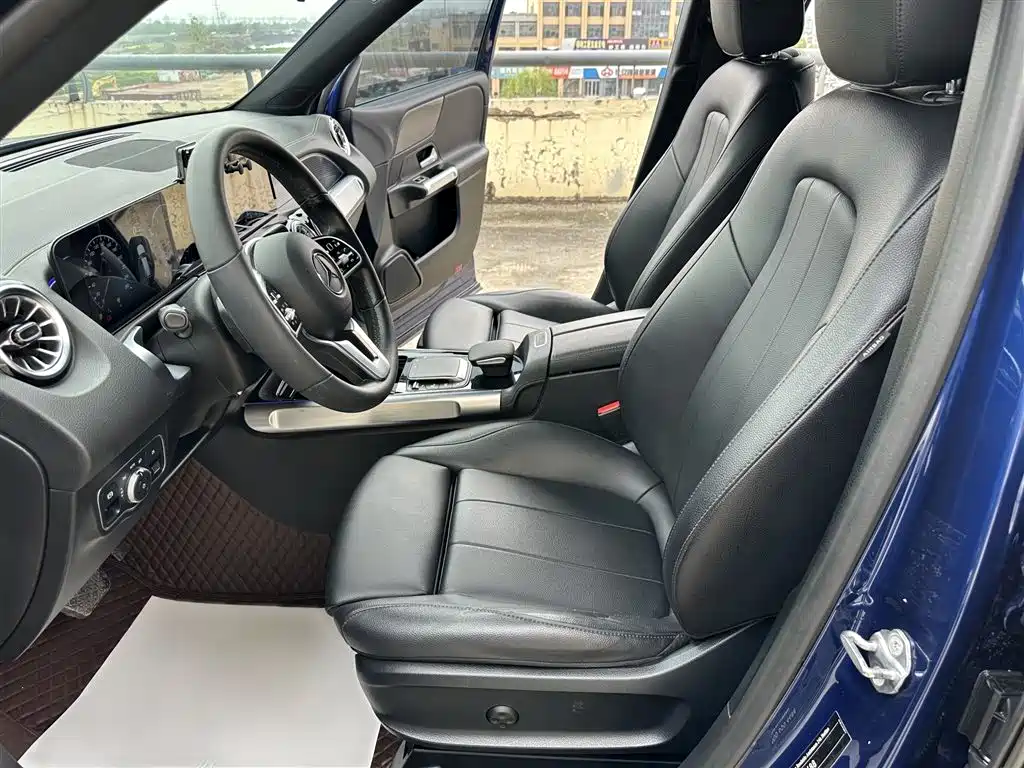 MERCEDES-BENZ GLB