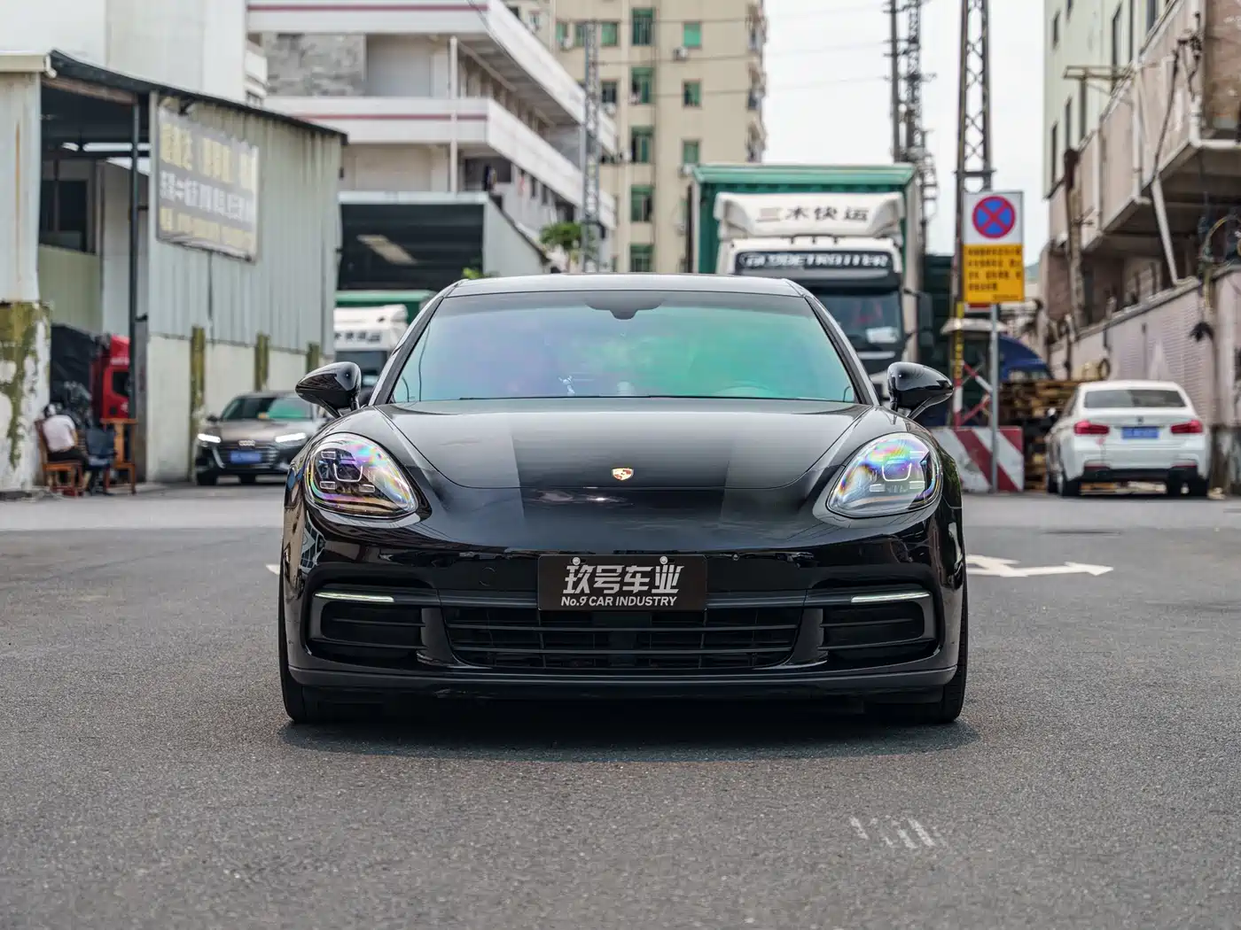 Porsche Panamera 2017 Panamera 4 Sport Turismo 3.0T фото 2