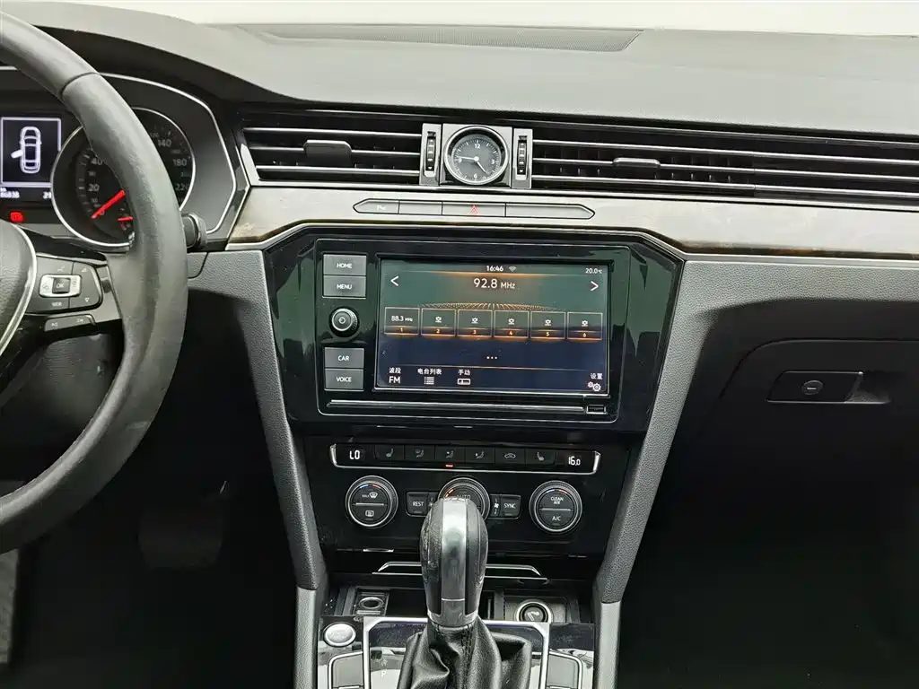 Volkswagen Magotan 2019 330TSI DSG Luxury China V фото 12