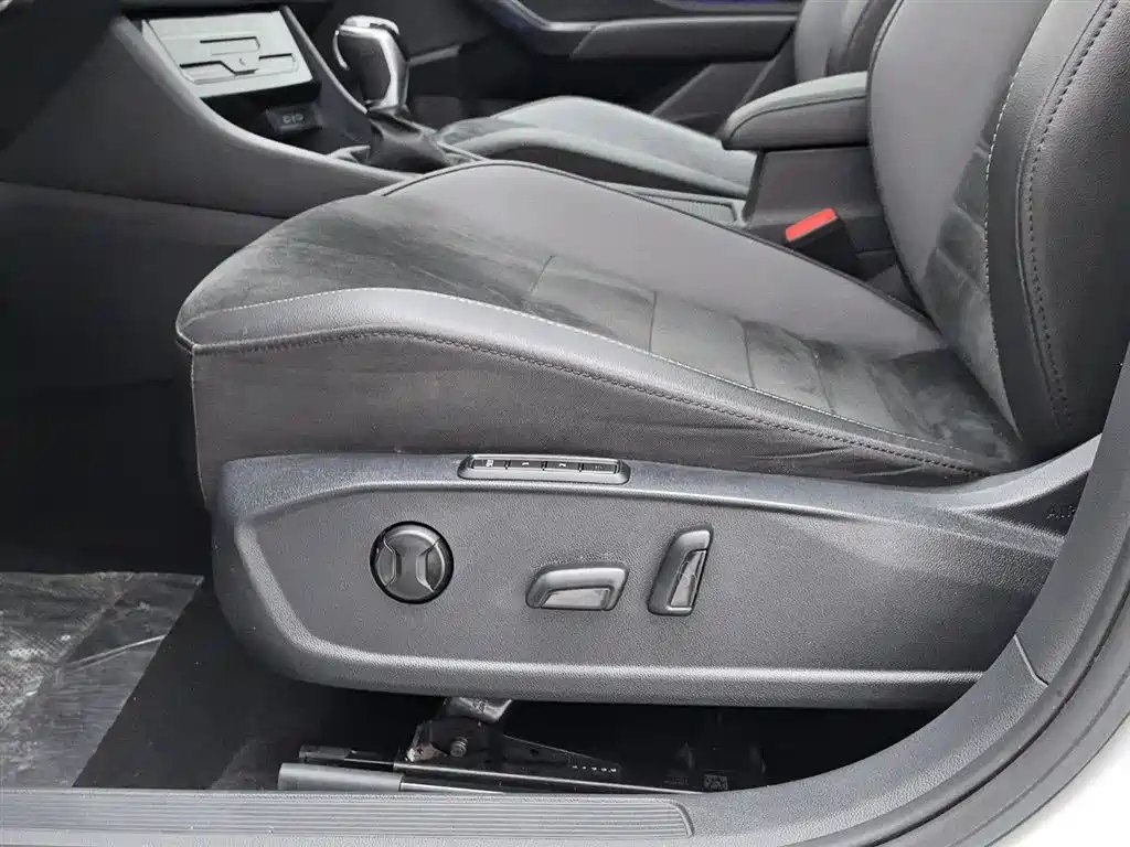 Volkswagen Sagitar 2021 280TSI DSG Luxury Smart Connect фото 20