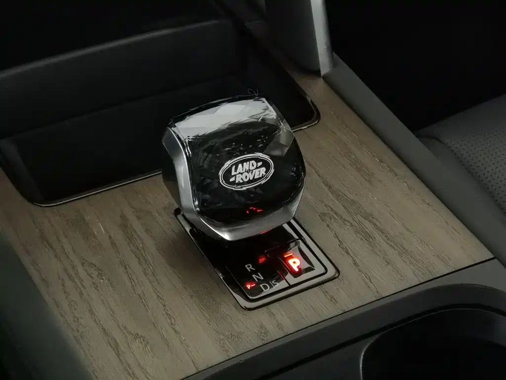 Land Rover Discovery Sport 2024 Performance Technology Edition фото 13