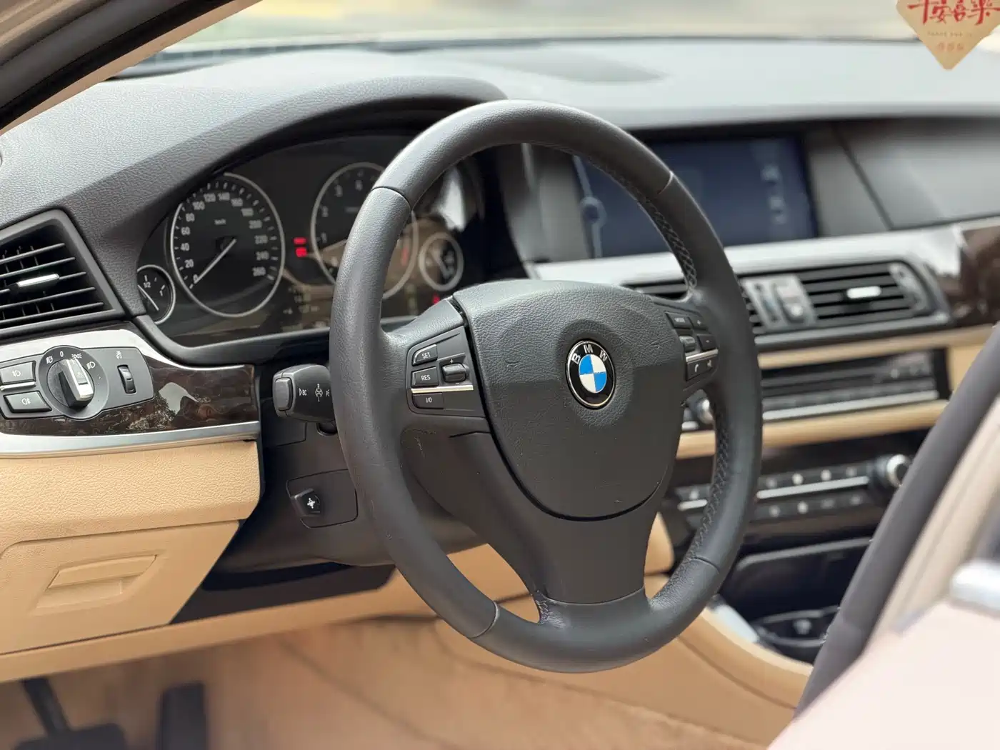 BMW 5 Series 2011 523Li Luxury фото 8