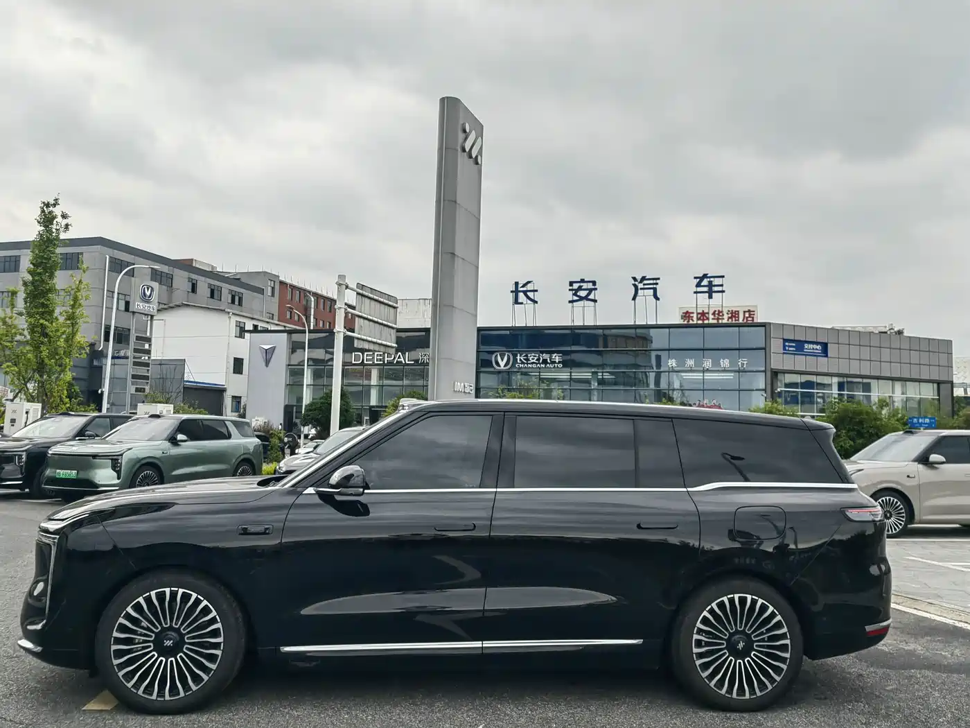 IM Motors IM LS9 2025 2026 Model 52kWh Base Version