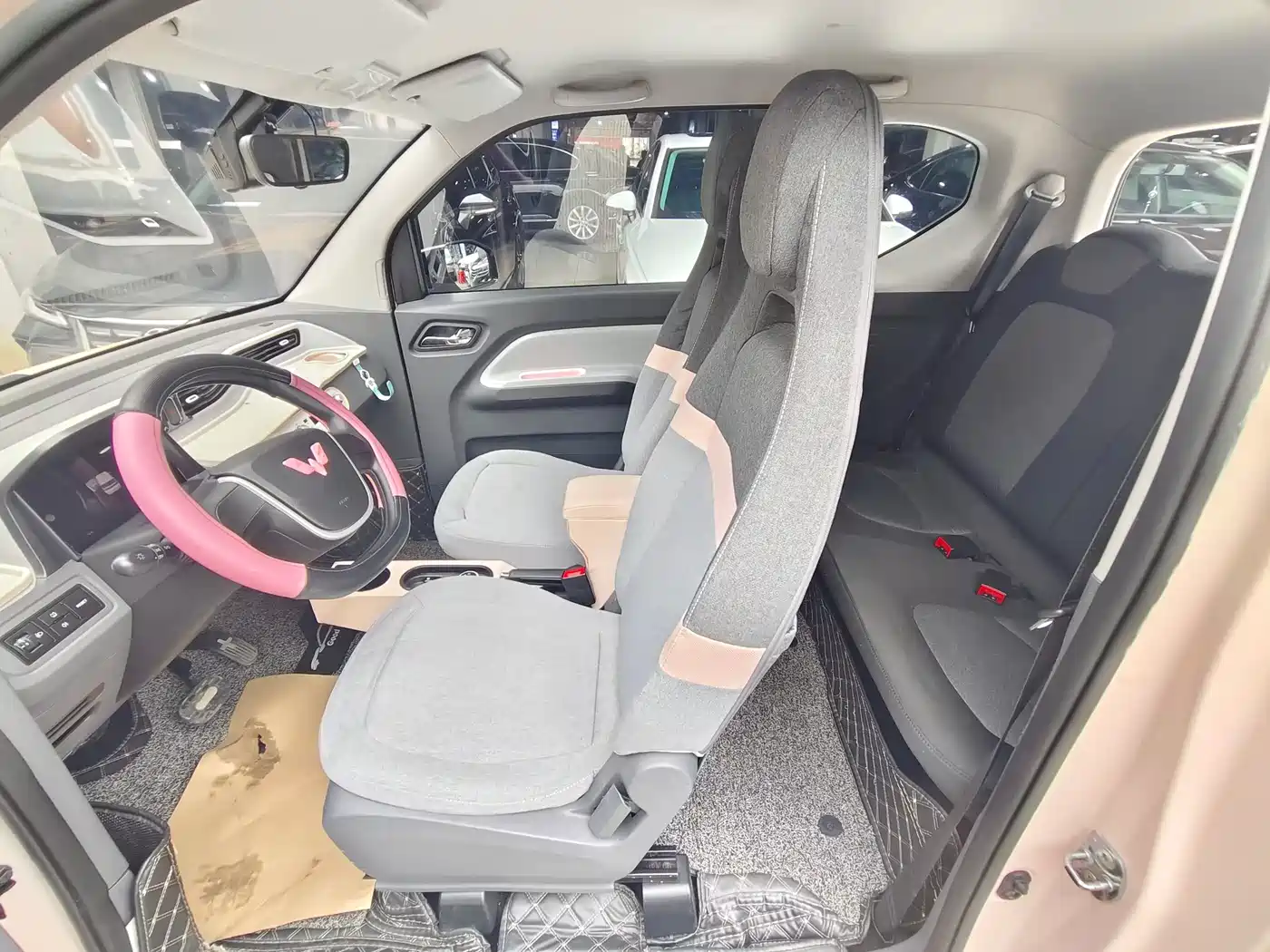 WULING AUTOMOBILE HONGGUANG MINIEV