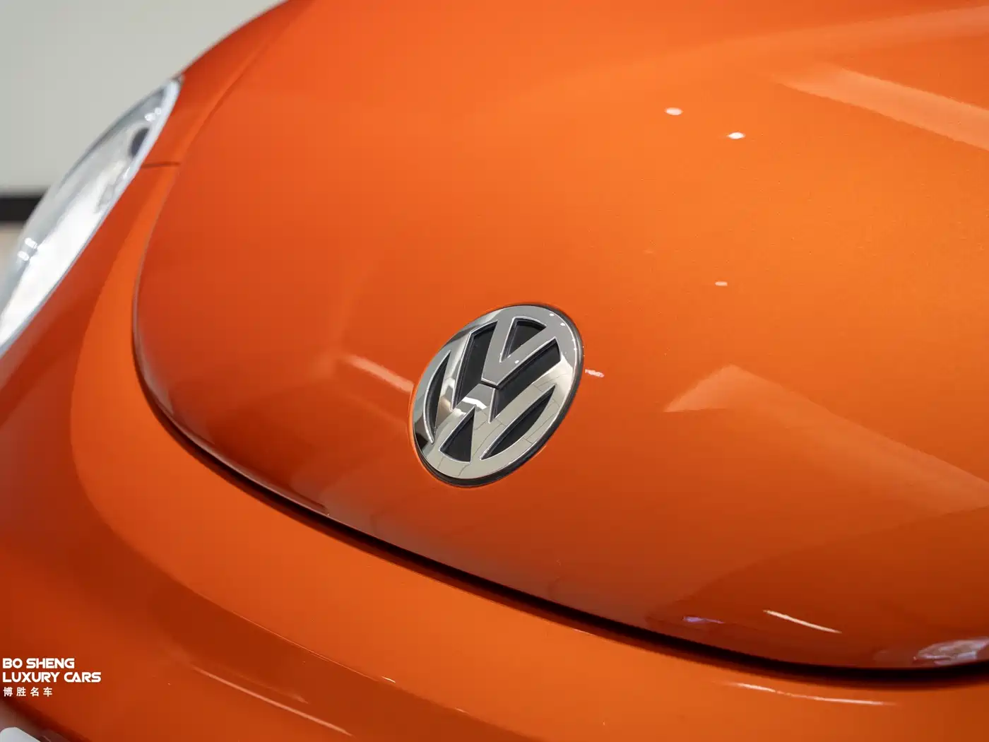 Volkswagen Beetle 2010 Model 2.0 BlackOrange Convertible Luxury Edition фото 22