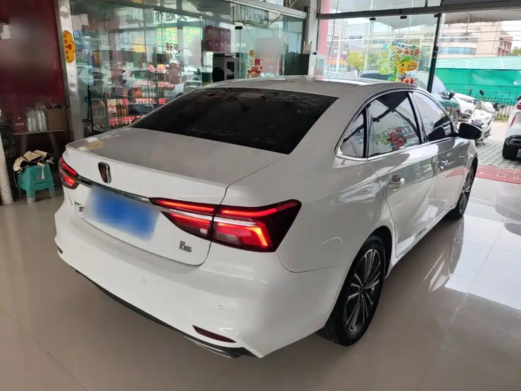 Фото 7 - Roewe i6