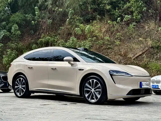 Zhijie Luxeed R7 2025 Extended Range 251km Max — фото 5