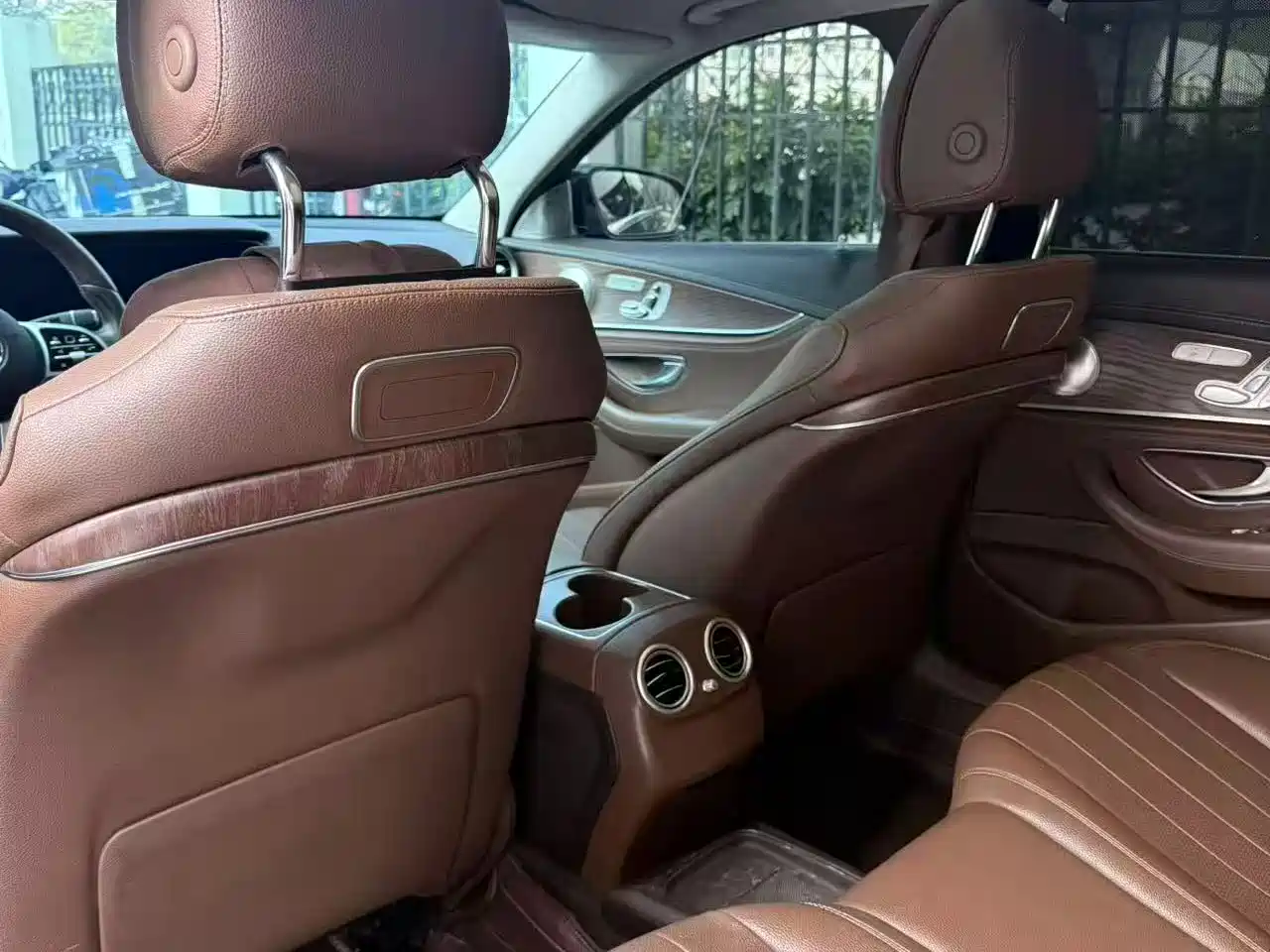 Mercedes-Benz E-Class 2020 E 300 L Sport Luxury Model фото 5