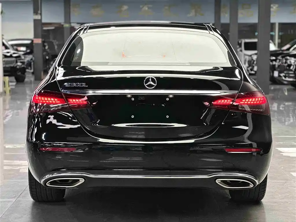 MERCEDES-BENZ E CLASS