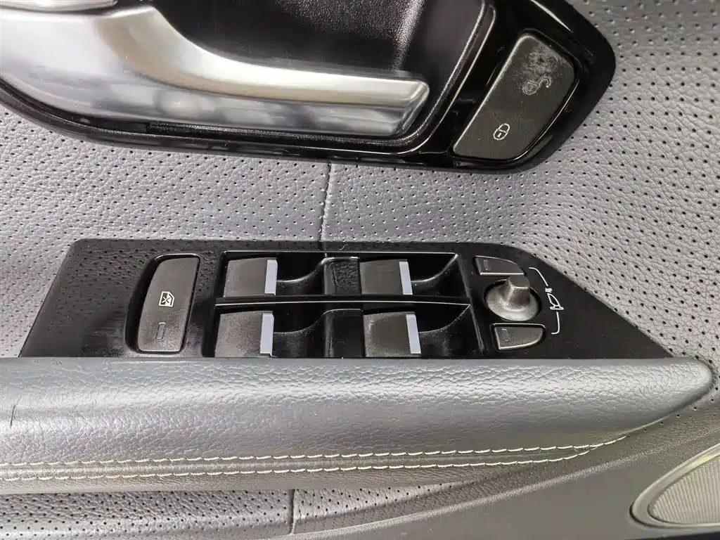 Land Rover Range Rover Evoque (Import) 2012 2.0T 5-door Dynamic Edition фото 9
