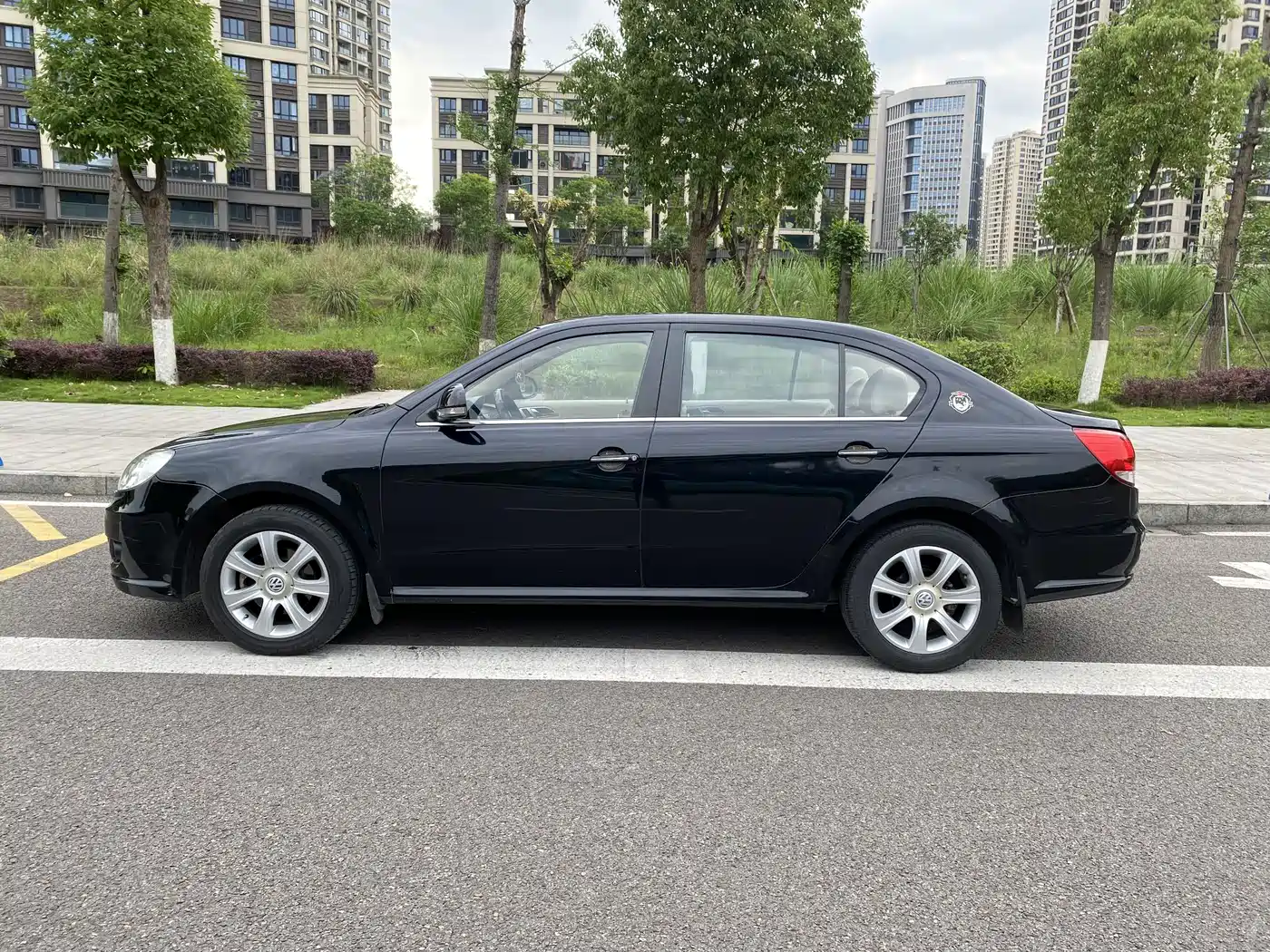 Volkswagen Lavida 2008 Model 1.6L Manual Pinyou Edition фото 3