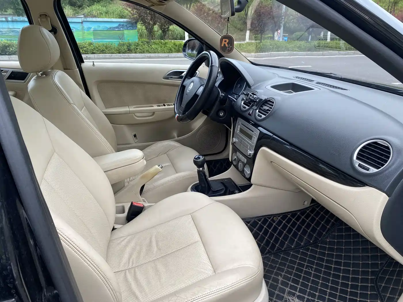 Volkswagen Lavida 2008 Model 1.6L Manual Pinyou Edition фото 22