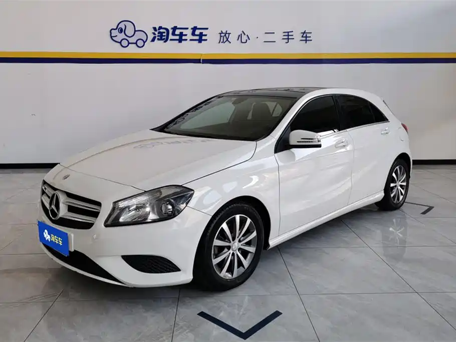 Mercedes-Benz A-Class (Import) 2015 A 180 Standard