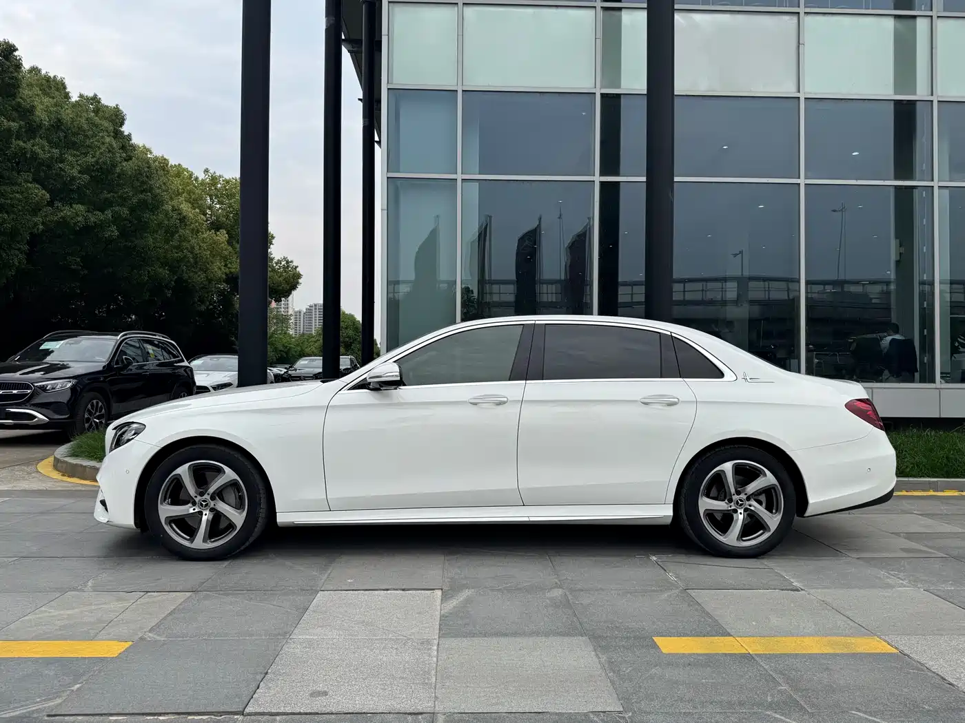 Mercedes-Benz E-Class 2019 Facelift E 300 L Sport Luxury фото 4