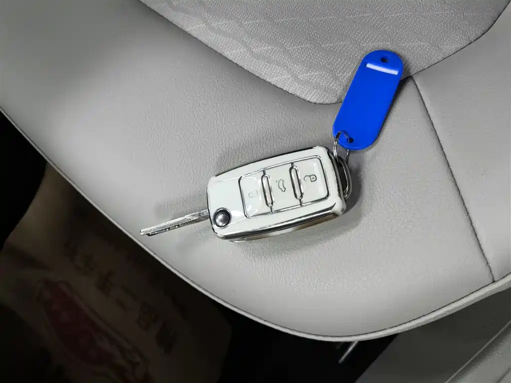 Škoda Rapid 2013 1.6L Automatic Smart Selection фото 9