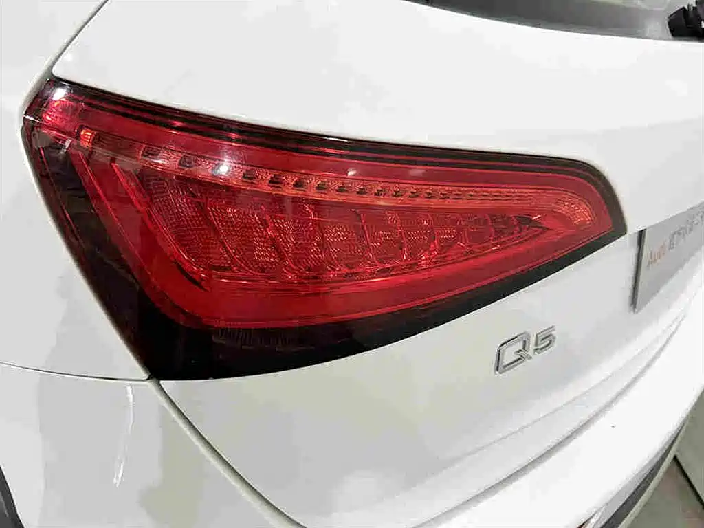 Audi Q5 2018 2017 Plus 40 TFSI Technology