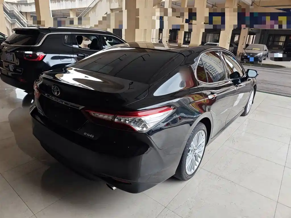 Toyota Camry 2018 2.5G Luxury Edition фото 7