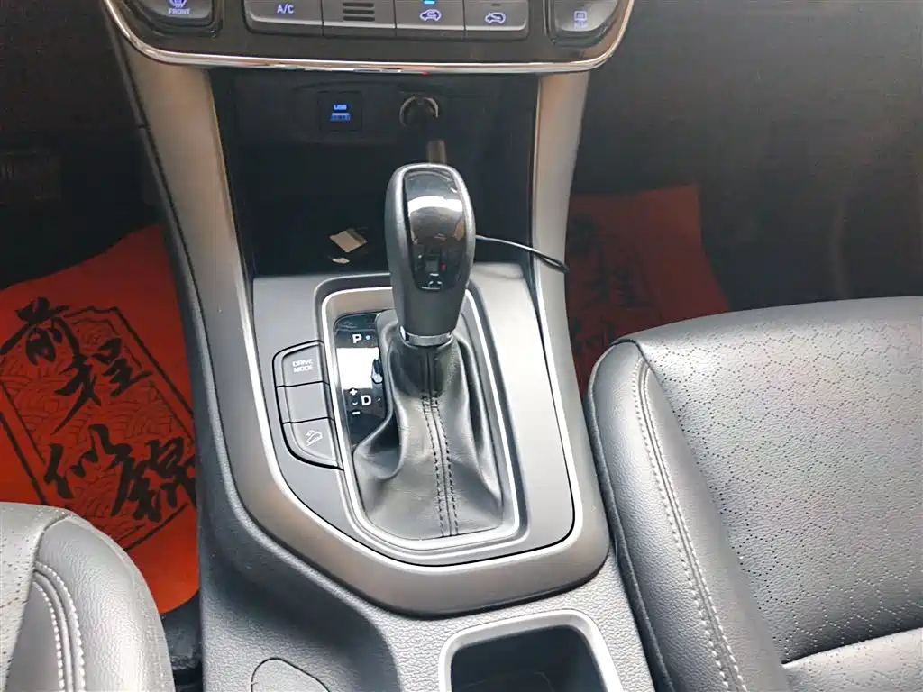 Hyundai Beijing Hyundai ix35 2018 2.0L Automatic 2WD Zhiyong·Enjoyment Edition фото 10