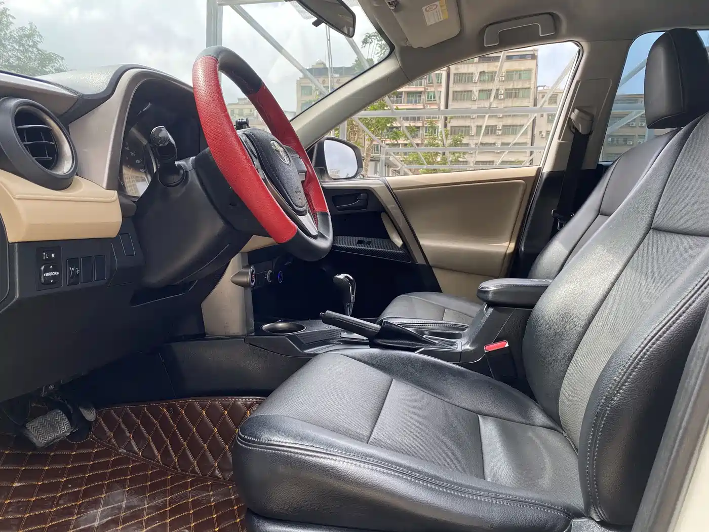 Toyota RAV4 Rongfang 2013 2.0L CVT 2WD Urban фото 5