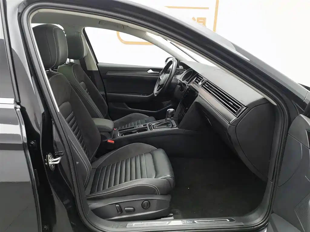 Volkswagen Magotan 2020 330TSI DSG Leading фото 23