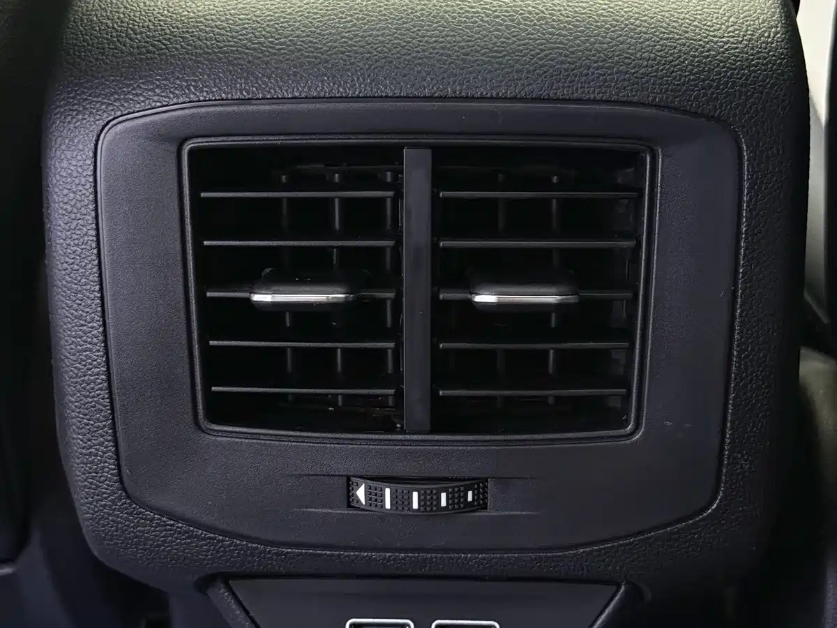 Volkswagen T-Roc, миниатюра 10