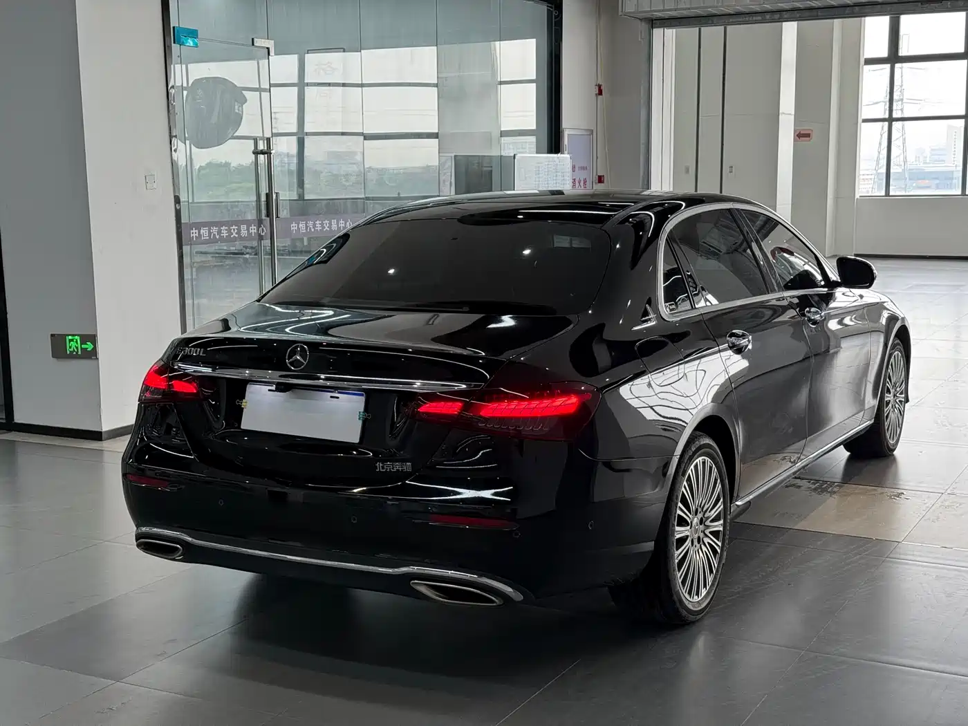 MERCEDES-BENZ E CLASS