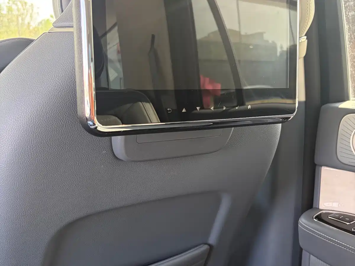 Lincoln Navigator 2024 2022 3.5T Presidential Edition