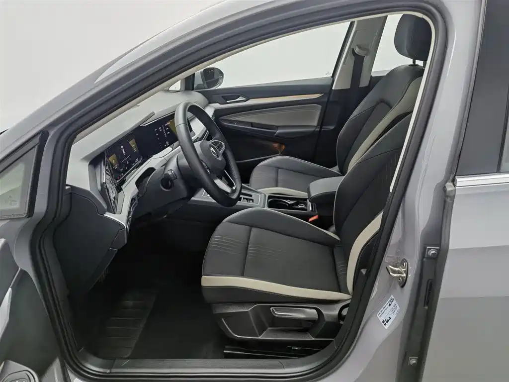 Volkswagen Golf 2023 Facelift 280TSI DSG Pro фото 10
