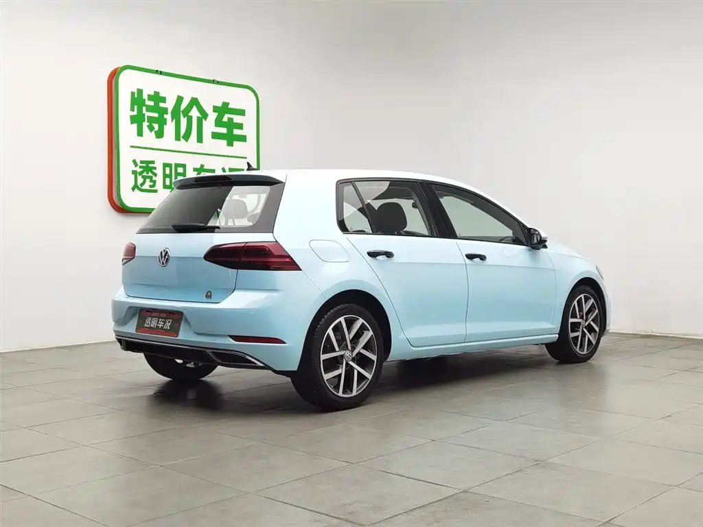 Volkswagen Golf 2020 Beloved Edition 280TSI DSG Luxury фото 2